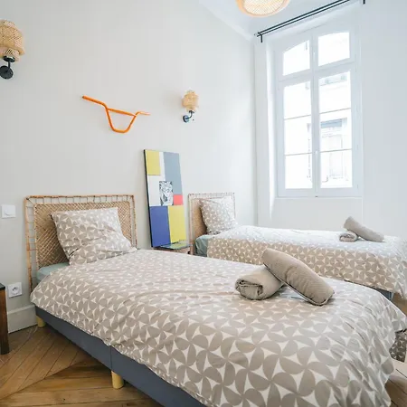 Luxueux-climatisation-3 Chambres-2sdb-garage -aj Apartment *