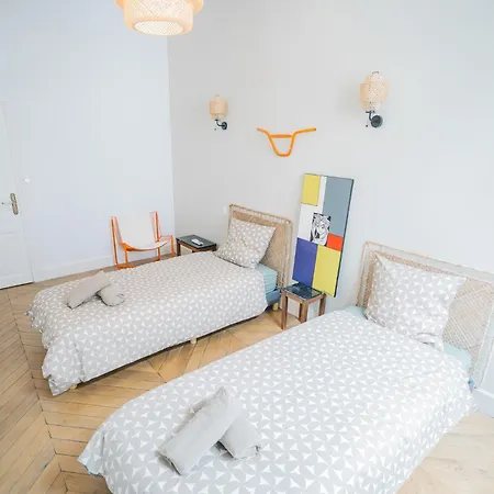 Luxueux-climatisation-3 Chambres-2sdb-garage -aj شقة *