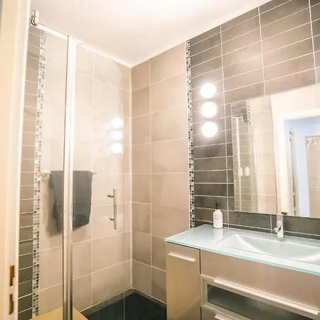 Luxueux-climatisation-3 Chambres-2sdb-garage -aj Apartment *