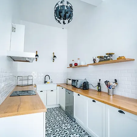 Apartment Luxueux-climatisation-3 Chambres-2sdb-garage -aj *