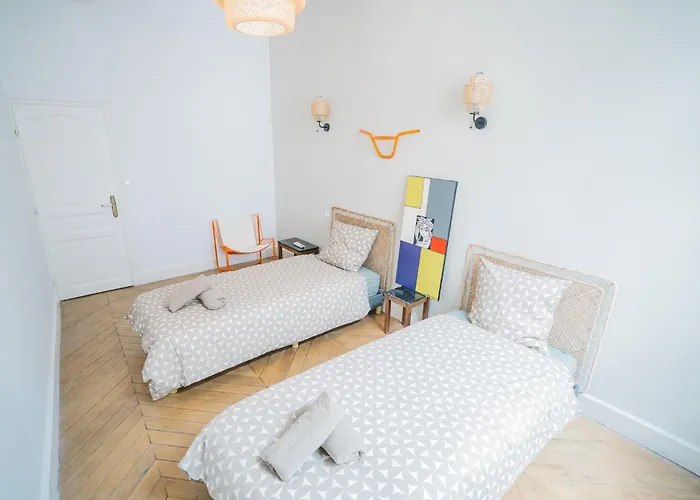 Luxueux-climatisation-3 Chambres-2sdb-garage -aj Апартаменты *