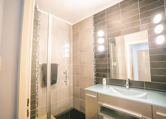 Luxueux-climatisation-3 Chambres-2sdb-garage -aj Апартаменты *