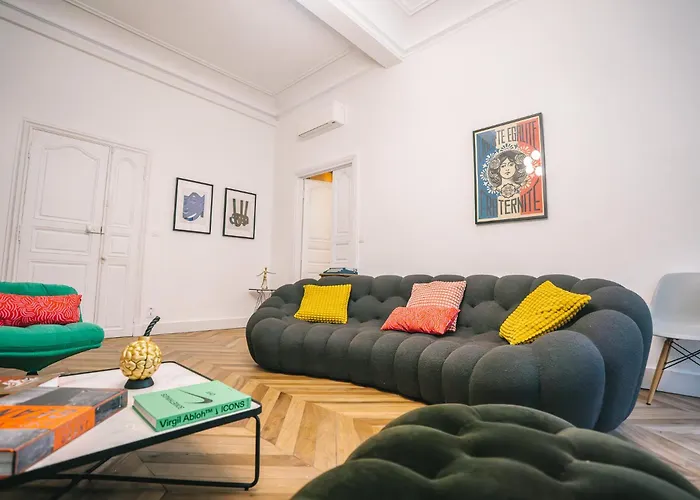 Luxueux-climatisation-3 Chambres-2sdb-garage -aj Apartment