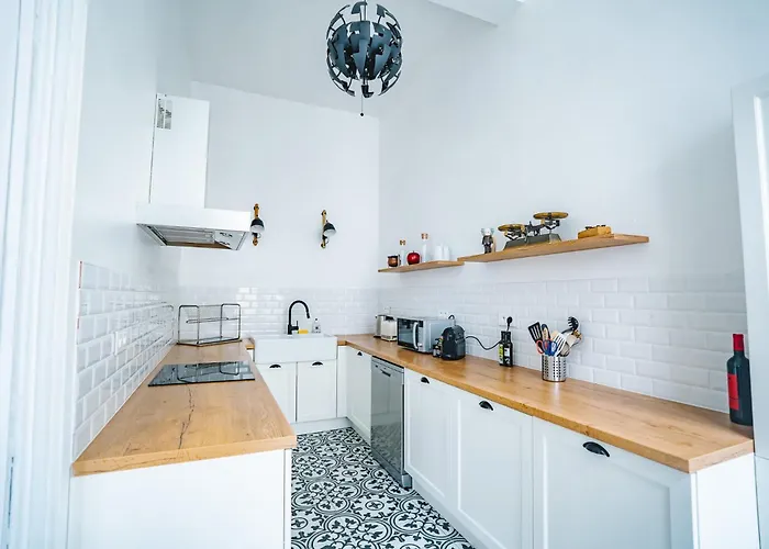 Apartment Luxueux-climatisation-3 Chambres-2sdb-garage -aj *