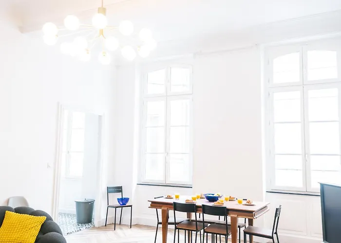 Luxueux-climatisation-3 Chambres-2sdb-garage -aj *